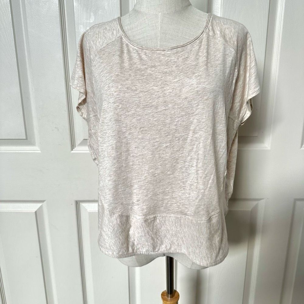Anthropologie oatmeal colored short sleeved body top
